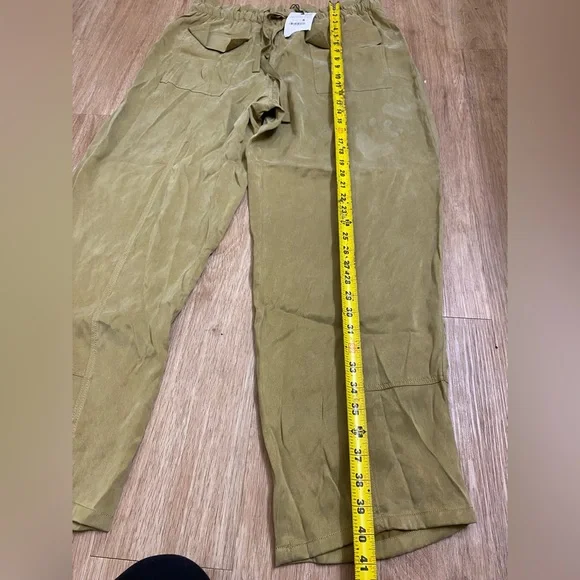 Zara Women's green  Cargo Pants - Picture 5 of 6